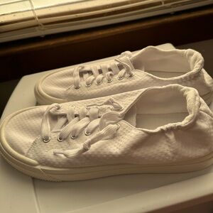 Time and Tru White Women's Sneakers